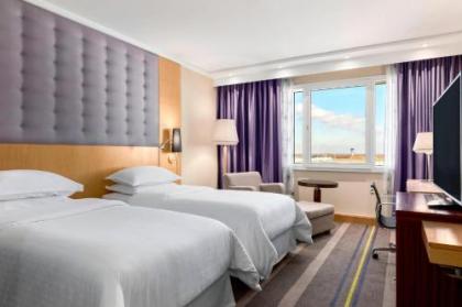 Sheraton Brussels Airport Hotel - image 8