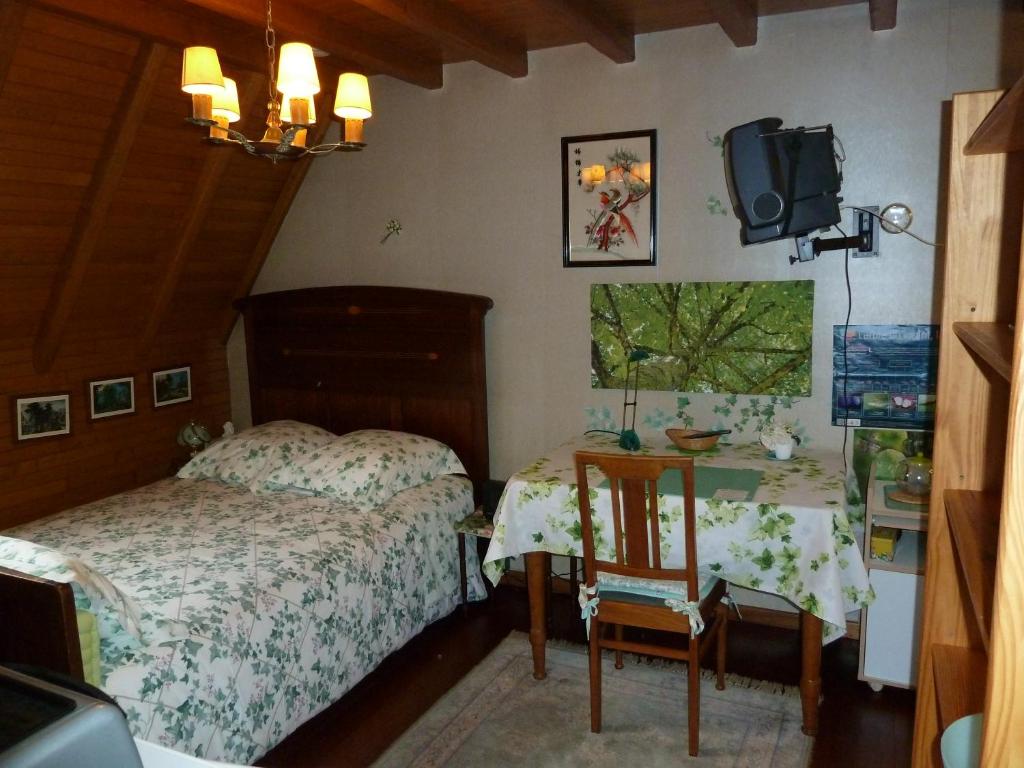 Bruges style cosy villa B&B in green environment 8 km from Brussels - main image
