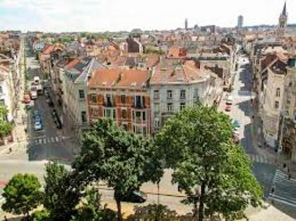 Apartment with one bedroom in SaintGilles with wonderful city view furnished balcony and WiFi - image 9