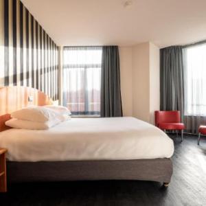 Aris Grand Place Hotel
