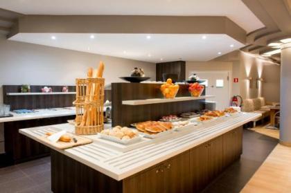 Hotel Chambord - image 11