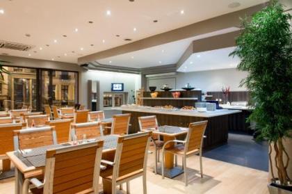 Hotel Chambord - image 5