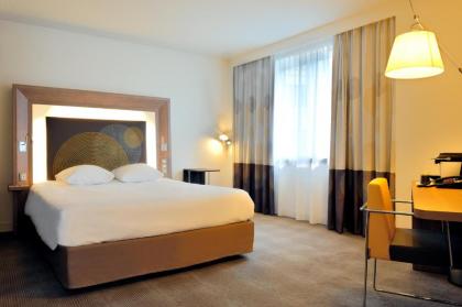 Novotel Brussels City Centre - image 2