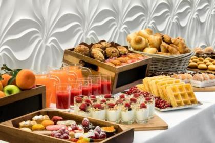 Sheraton Brussels Airport Hotel - image 3