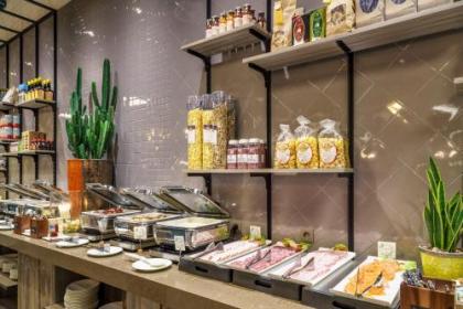 Holiday Inn Hotel Brussels Airport - image 8