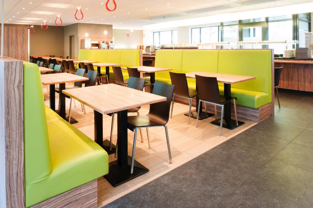 ibis Hotel Brussels Centre Gare du Midi - image 3