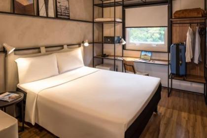 ibis Brussels Centre Chatelain - image 19