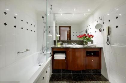 Eurostars Montgomery - image 3
