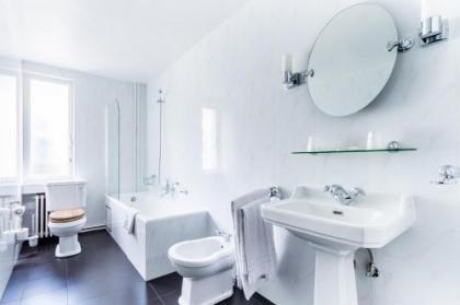 Hotel Des Colonies - image 3