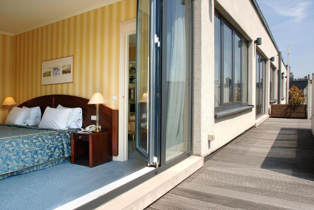 Hotel Le Châtelain - image 2