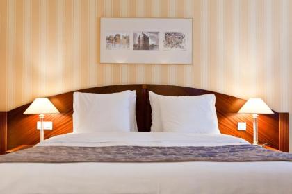 Hotel Le Châtelain - image 9