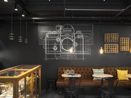Zoom Hotel - image 7