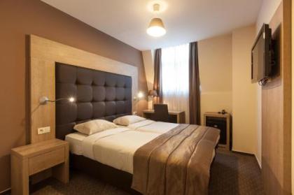 Hotel Villa Royale - image 2