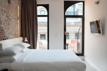 9Hotel Central - image 12
