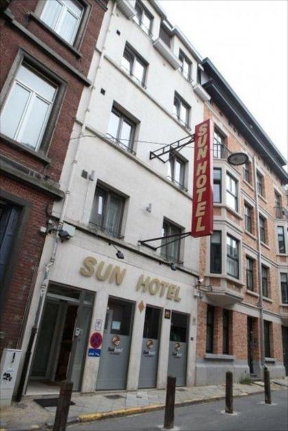 Sun Hotel - image 1