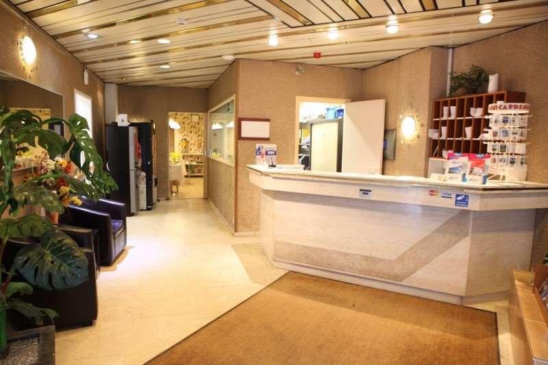 Sun Hotel - image 4