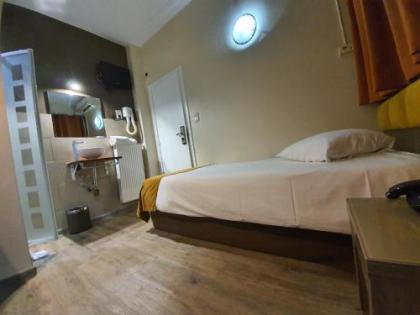 Hotel Midi-Zuid - image 17