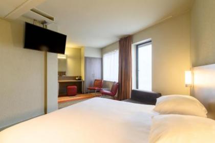 Alma Grand Place Hotel - image 2