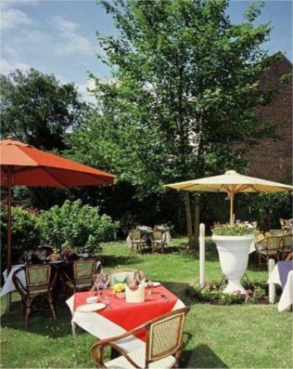 Hotel L'auberge Du Souverain - image 11