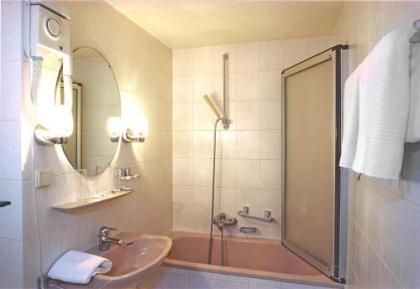 Hotel L'auberge Du Souverain - image 16