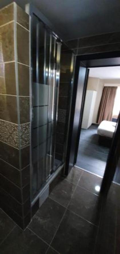 Hotel Albergo - image 9