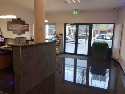 Hotel City Center - image 2