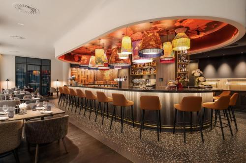 Renaissance Brussels Hotel - image 6