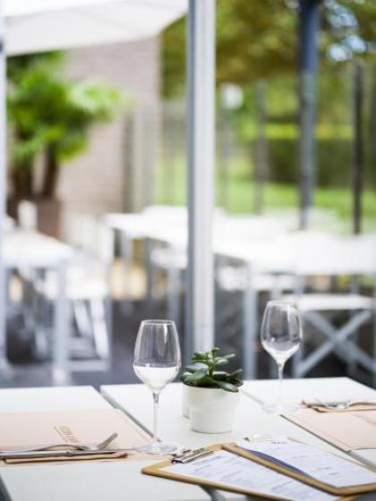 Courtyard By Marriott Brussels - image 10