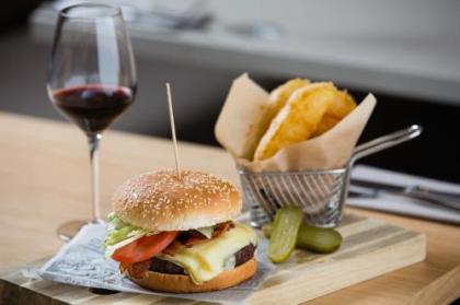 Courtyard By Marriott Brussels - image 12