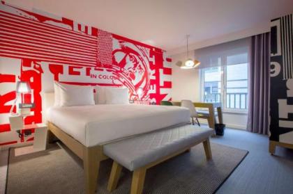 Radisson RED Brussels - image 1