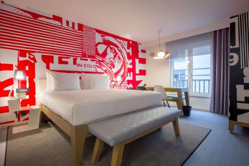 Radisson RED Brussels - main image