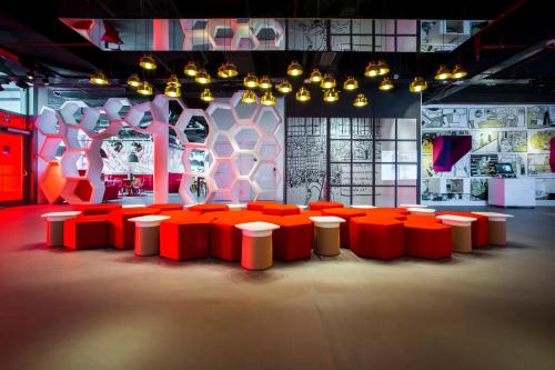 Radisson RED Brussels - image 3