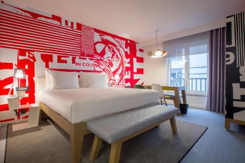 Radisson RED Brussels - image 4