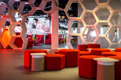 Radisson RED Brussels - image 8