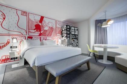 Radisson RED Brussels - image 9