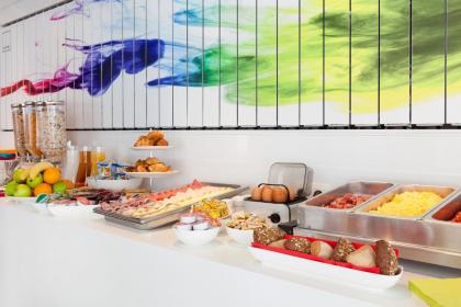 The Pantone Hotel Brussels - image 13