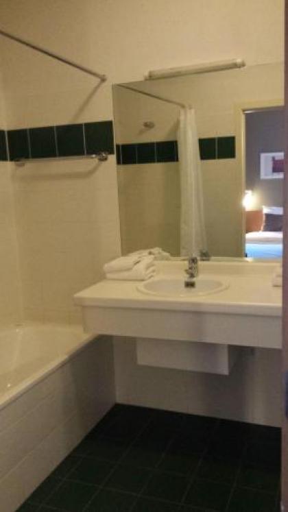 Hobbit Hotel Zaventem - image 17
