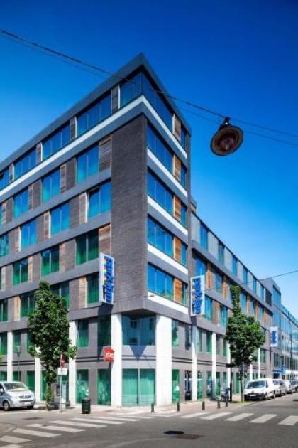 Hotel Park Inn by Radisson Brussels Midi - image 1