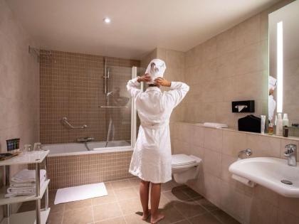 Novotel Brussels Centre Midi - image 8