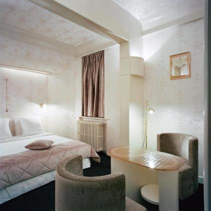 Le Berger Hotel - image 11