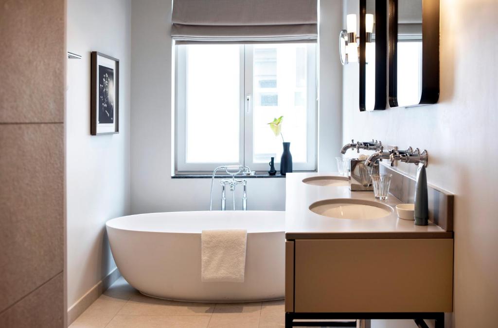 Pillows Grand Boutique Hotel Place Rouppe Brussels - image 3
