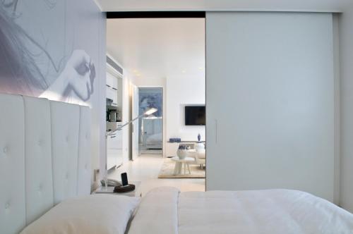 B-aparthotel Regent - image 3