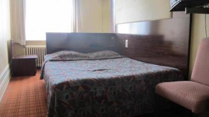 Hotel Manhattan - image 7