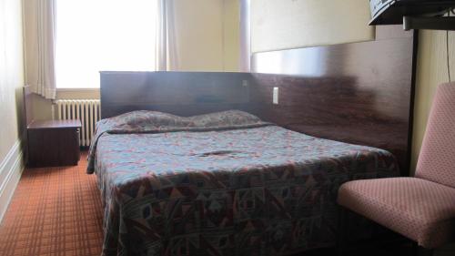 Hotel Manhattan - image 7