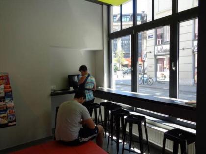 Brxxl 5 City Centre Hostel - image 2