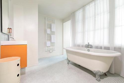 Vintage Hotel Brussels - image 6