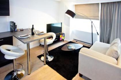 Flat Moliere - image 12
