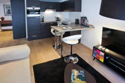 Flat Moliere - image 14