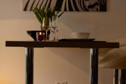 Flat Moliere - image 20