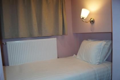 EU Guesthouse - image 12